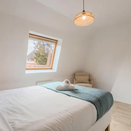 Holiday home Maisonette 2 Avec Cour, Proche Tram *