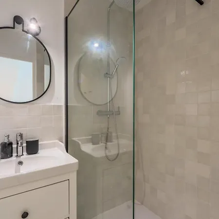 Holiday home Maisonette 2 Avec Cour, Proche Tram Mouvaux