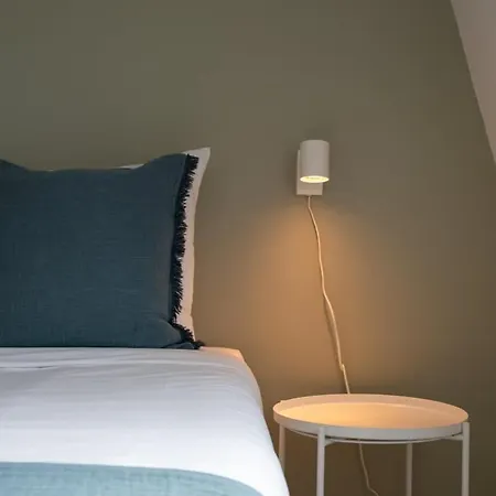 Maisonette 2 Avec Cour, Proche Tram